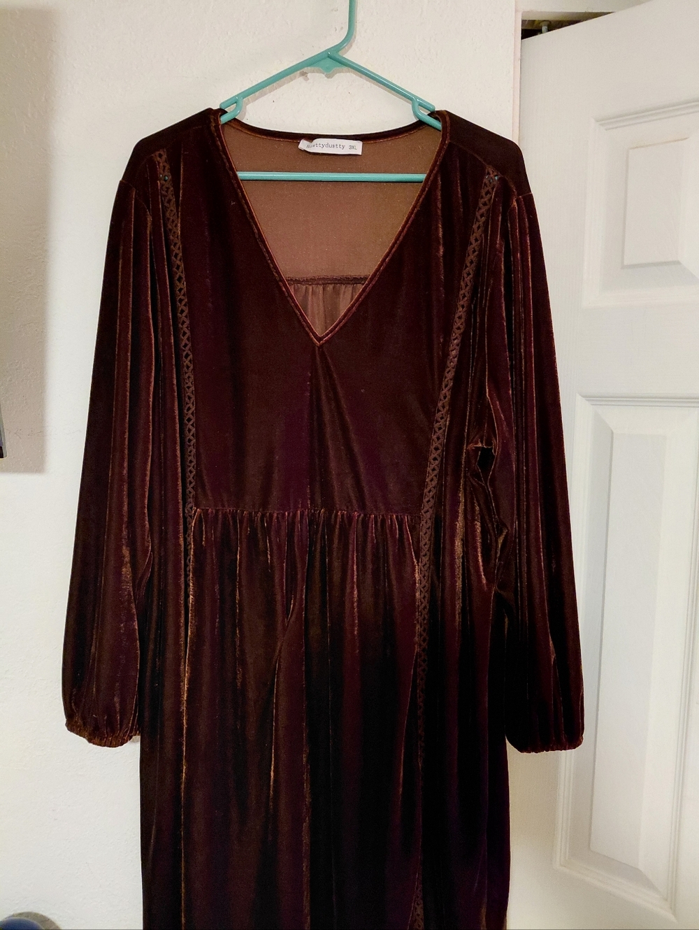 RusttyDustty Velvet V-Neck Brown Long Sleeve Dress